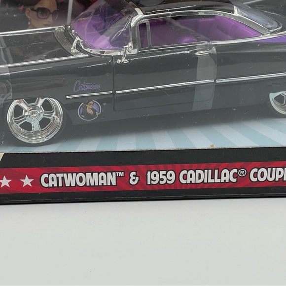 DC Comics Bombshells CATWOMAN & 1959 CADILLAC Coupe Deville Metals Die Cast NEW - Picture 5 of 12